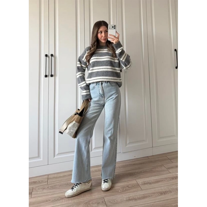 Çizgili Oversize Gri Yün Kazak