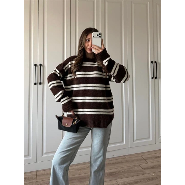 Çizgili Oversize Kahve Yün Kazak