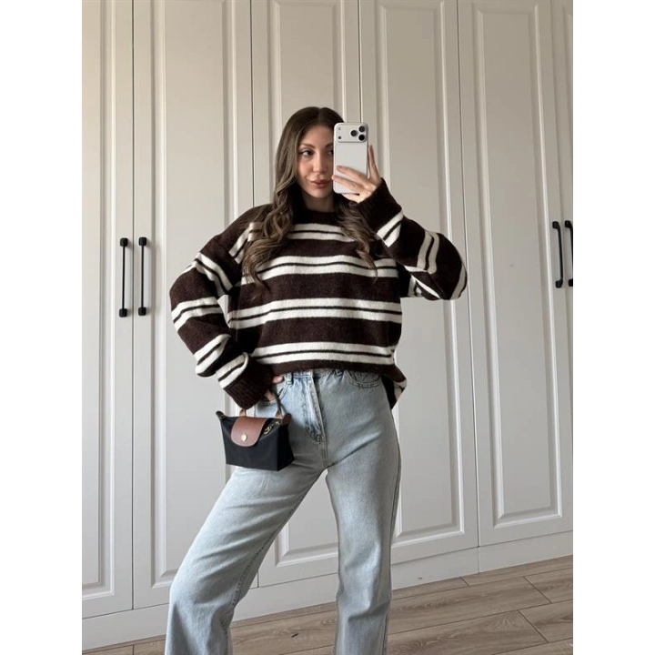 Çizgili Oversize Kahve Yün Kazak