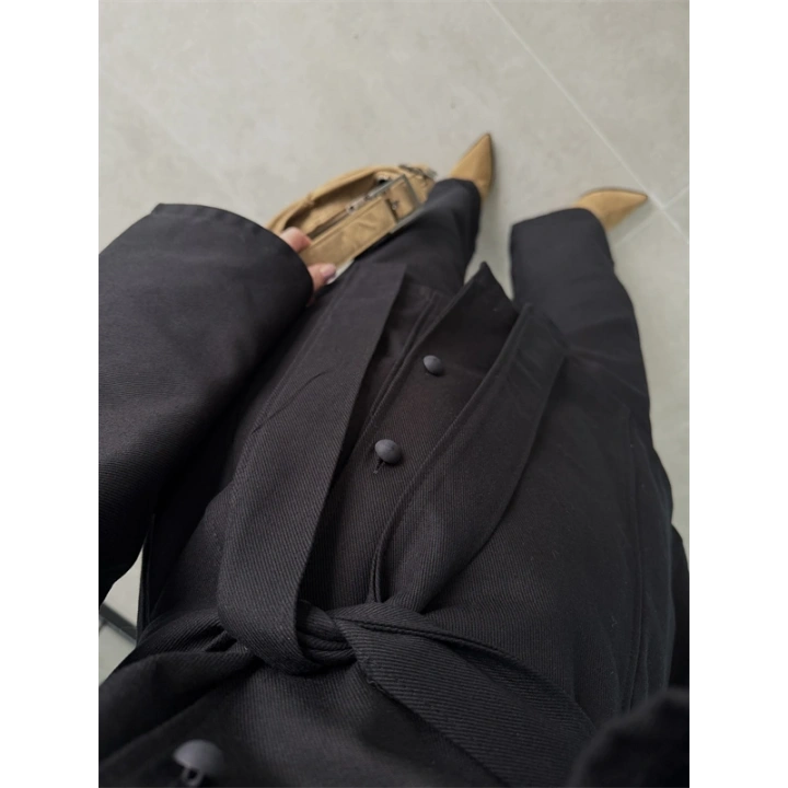 Dik Yaka Kuşaklı Siyah Denim Takım