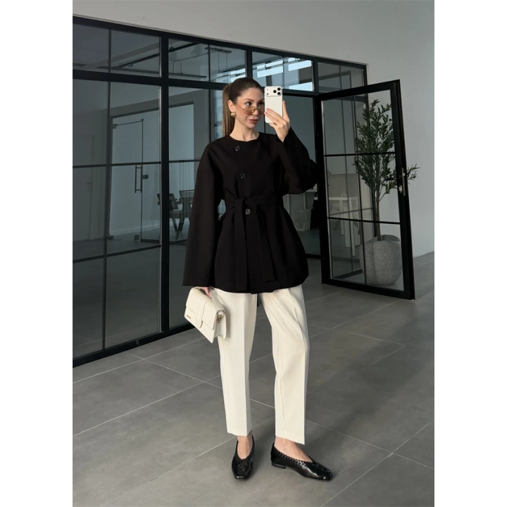 Elara Üç Düğme Kuşaklı Siyah Ceket