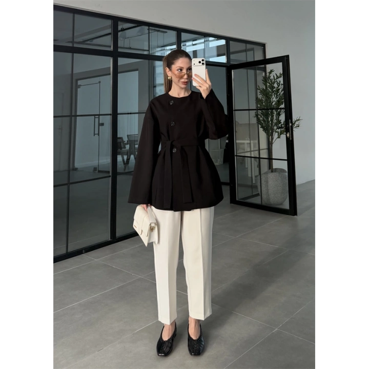 Elara Üç Düğme Kuşaklı Siyah Ceket