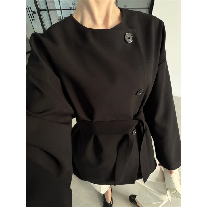 Elara Üç Düğme Kuşaklı Siyah Ceket