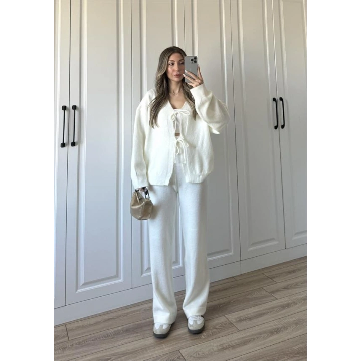 Esa Önü Bağlamalı Ekru Triko Hırka Takım