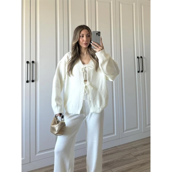 Esa Önü Bağlamalı Ekru Triko Hırka Takım