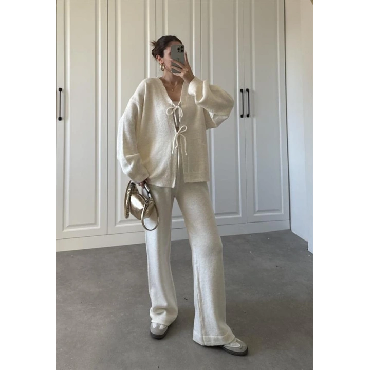 Esa Önü Bağlamalı Ekru Triko Hırka Takım