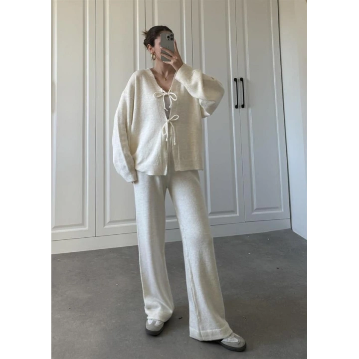 Esa Önü Bağlamalı Ekru Triko Hırka Takım