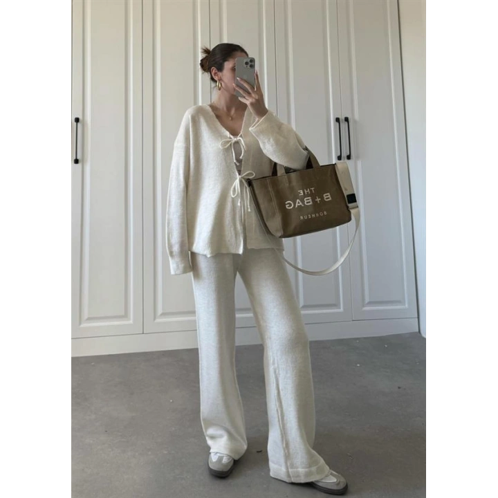 Esa Önü Bağlamalı Ekru Triko Hırka Takım