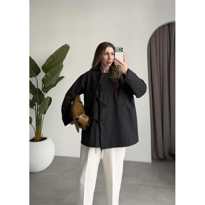 Fiyonk Detaylı Astarlı Siyah Trençkot