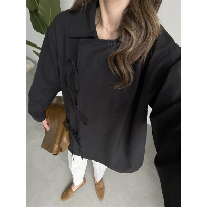 Fiyonk Detaylı Astarlı Siyah Trençkot