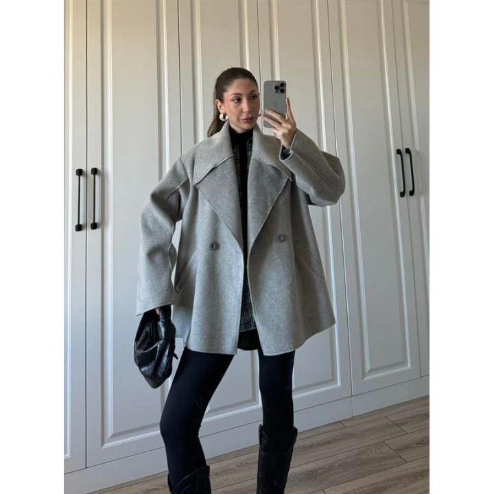 Geniş Yaka Oversize Gri Kaban