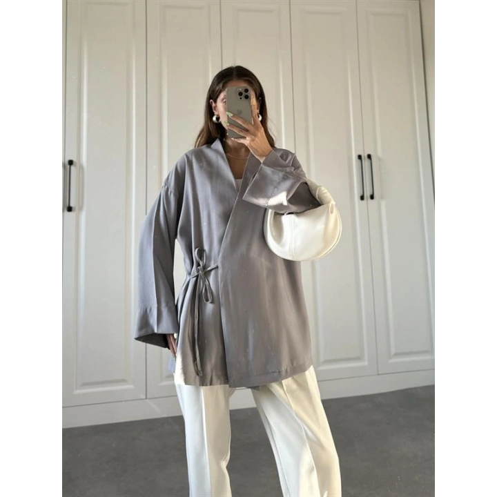 Gri Yandan Bağlamalı Tensel Kimono Ceket