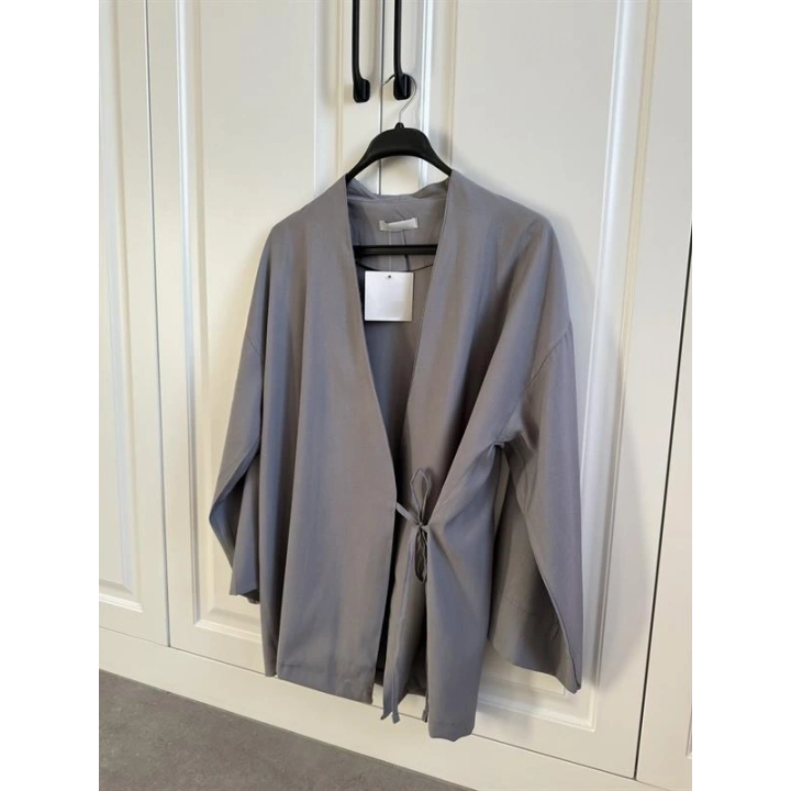 Gri Yandan Bağlamalı Tensel Kimono Ceket