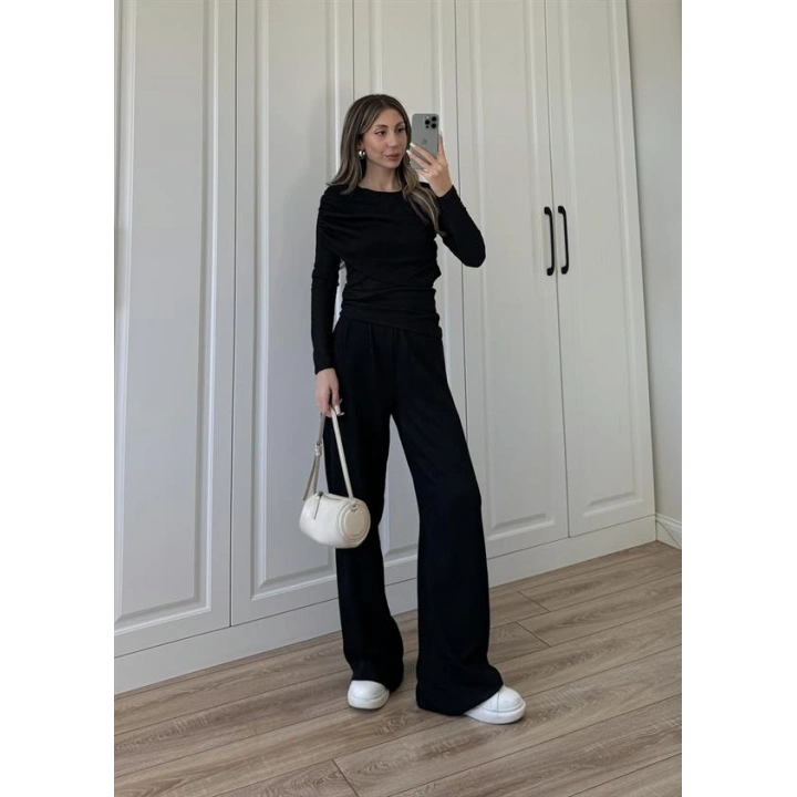 Kayık Yaka Büzgülü Siyah Bluz Takım