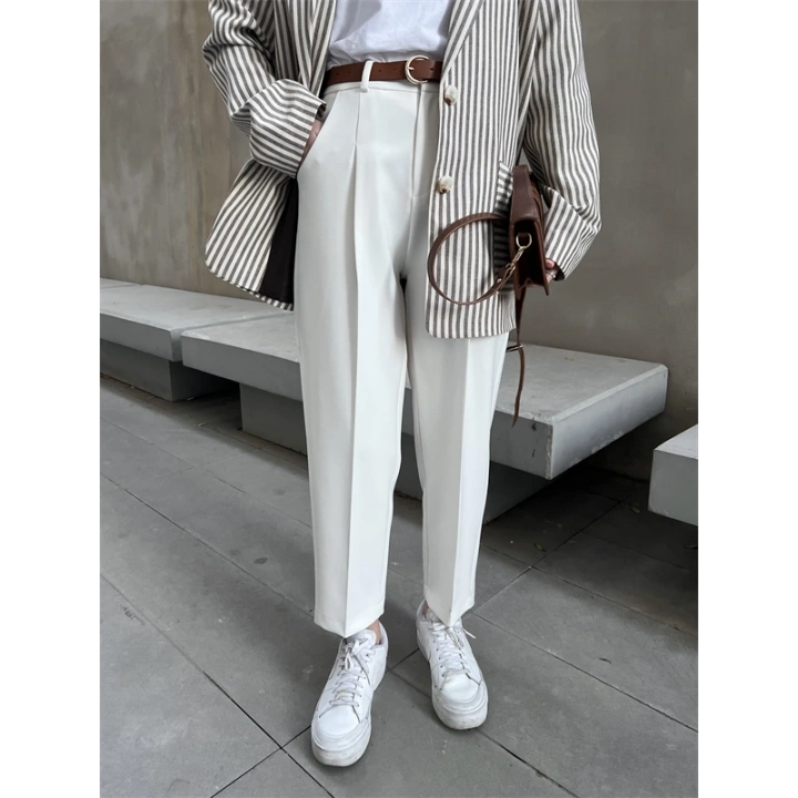 Kemerli Beyaz Havuç Kumaş Pantolon