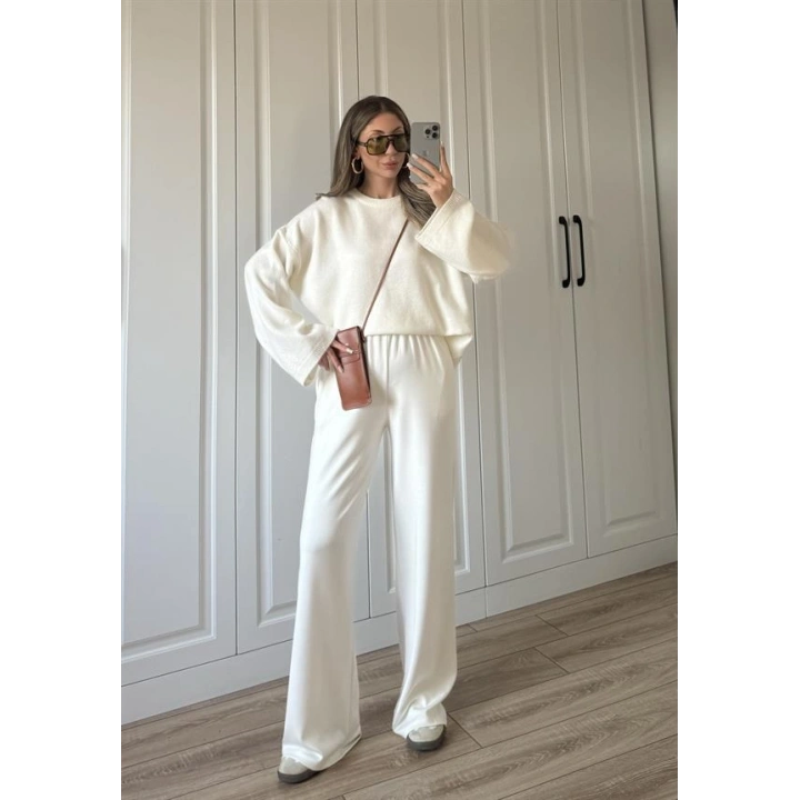 Lia Ekru Pinterest Kazak