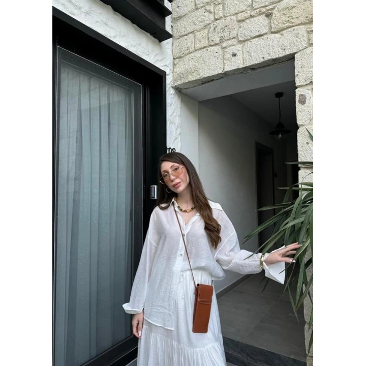 Mng Model Kırışık Beyaz Etekli Gömlek Takım