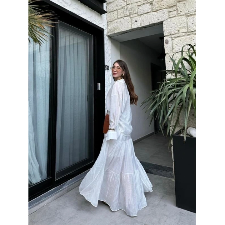 Mng Model Kırışık Beyaz Etekli Gömlek Takım