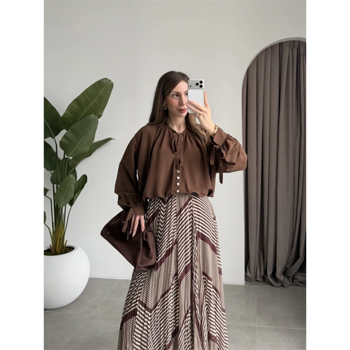 Önden Bağcıklı Kahve Bluz Gömlek