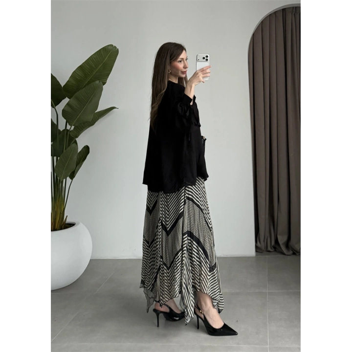 Önden Bağcıklı Siyah Bluz Gömlek