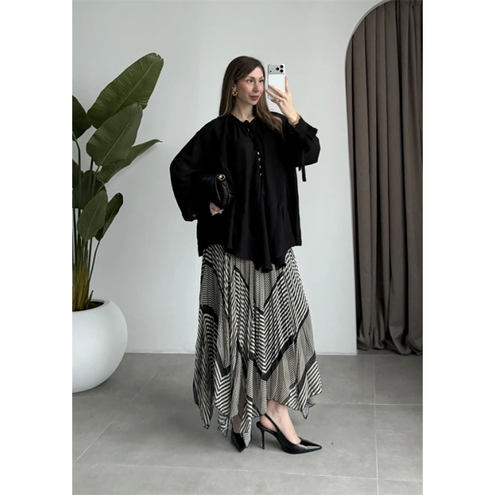 Önden Bağcıklı Siyah Bluz Gömlek