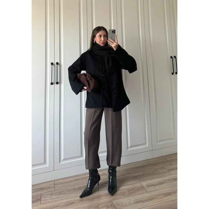 Şal Atkılı Siyah Kaşe Ceket