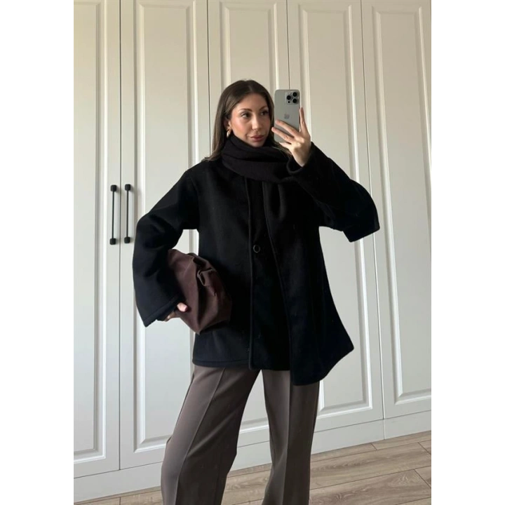 Şal Atkılı Siyah Kaşe Ceket