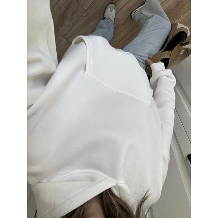 Şardonlu Oversize Beyaz Sweatshirt