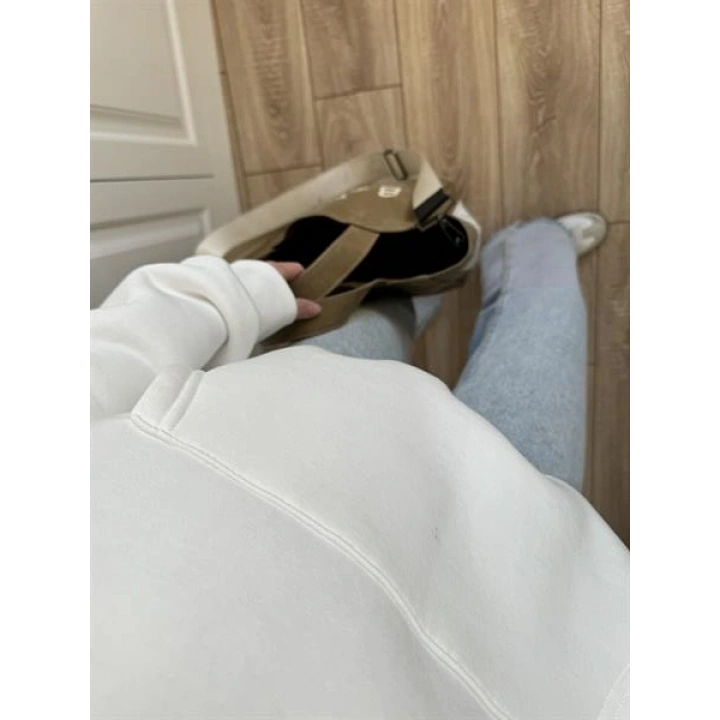 Şardonlu Oversize Beyaz Sweatshirt