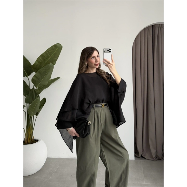 Uçuşan Pelerin Siyah Tül Bluz