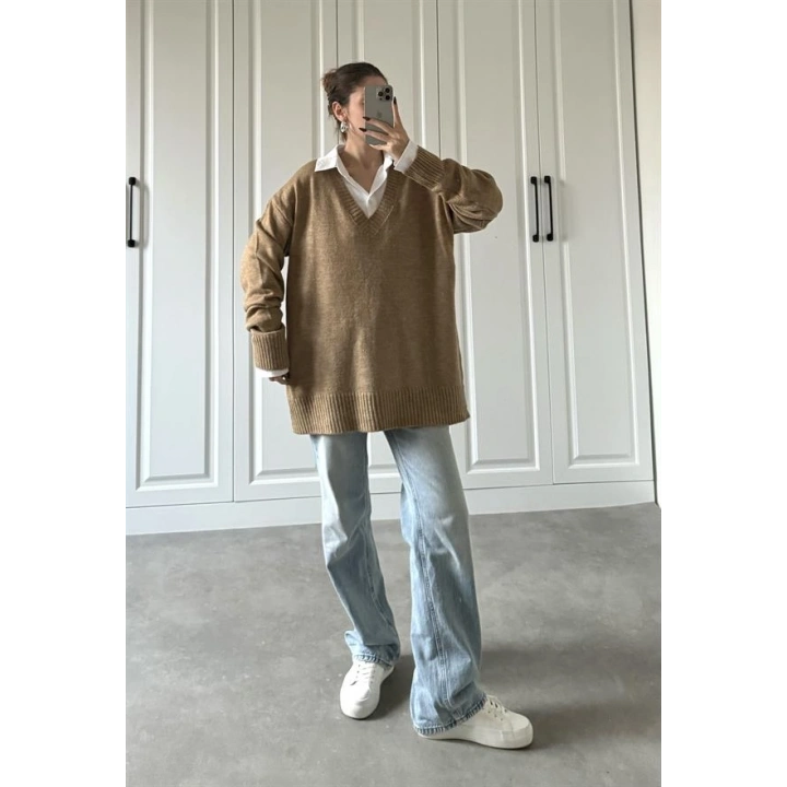 V Yaka Oversize Camel Triko Kazak