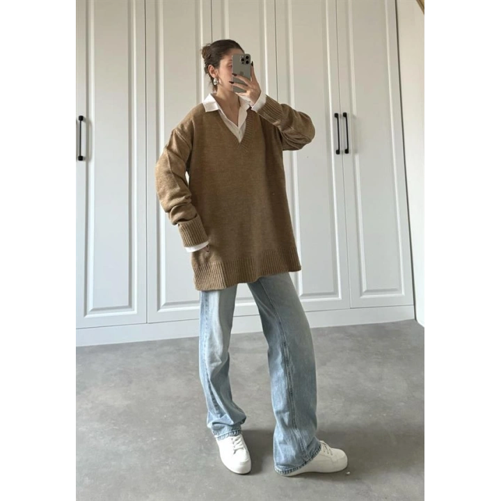 V Yaka Oversize Camel Triko Kazak