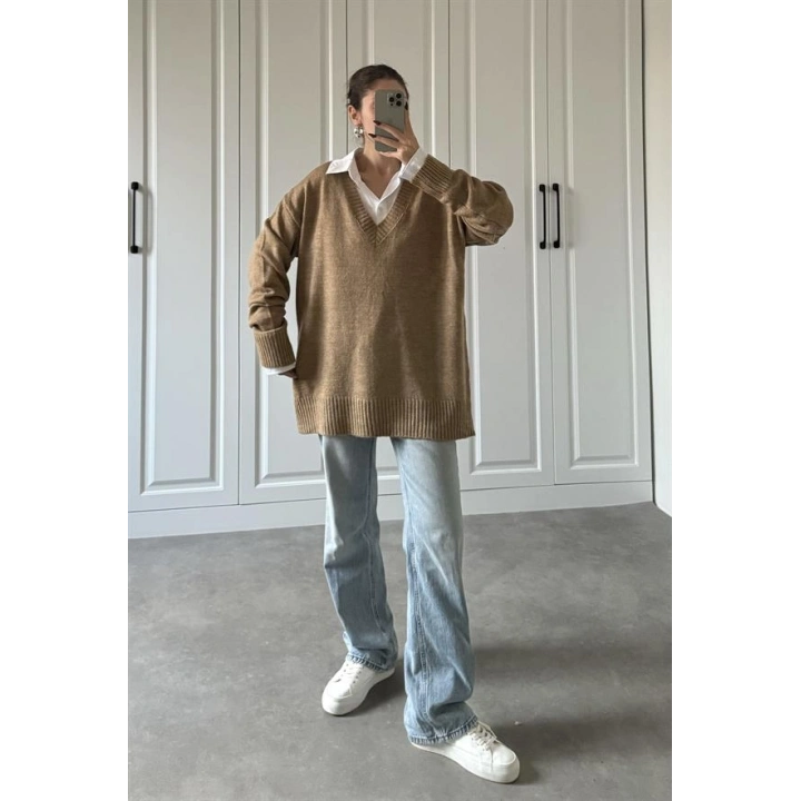 V Yaka Oversize Camel Triko Kazak