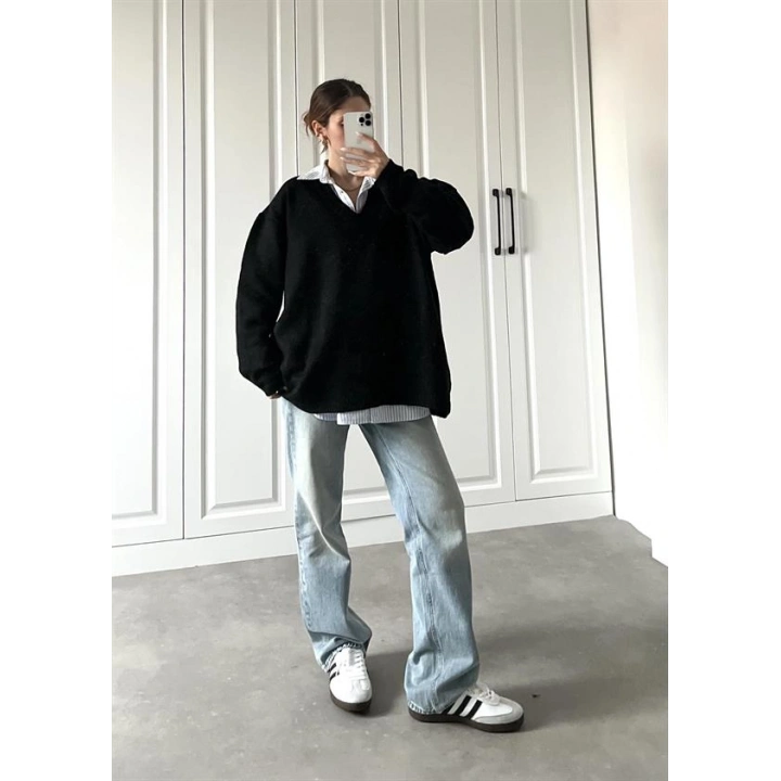 V Yaka Oversize Siyah Basic Kazak