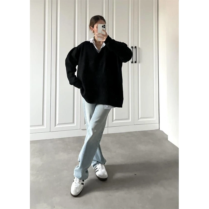 V Yaka Oversize Siyah Basic Kazak