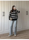 Çizgili Oversize Siyah Yün Kazak