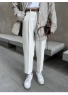 Kemerli Beyaz Havuç Kumaş Pantolon