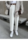 Kemerli Beyaz Havuç Kumaş Pantolon
