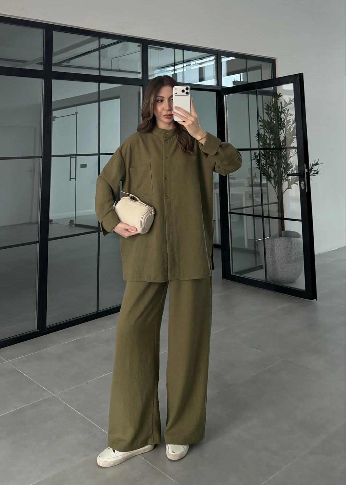 Hakim Yaka Haki Keten Gömlek Takım