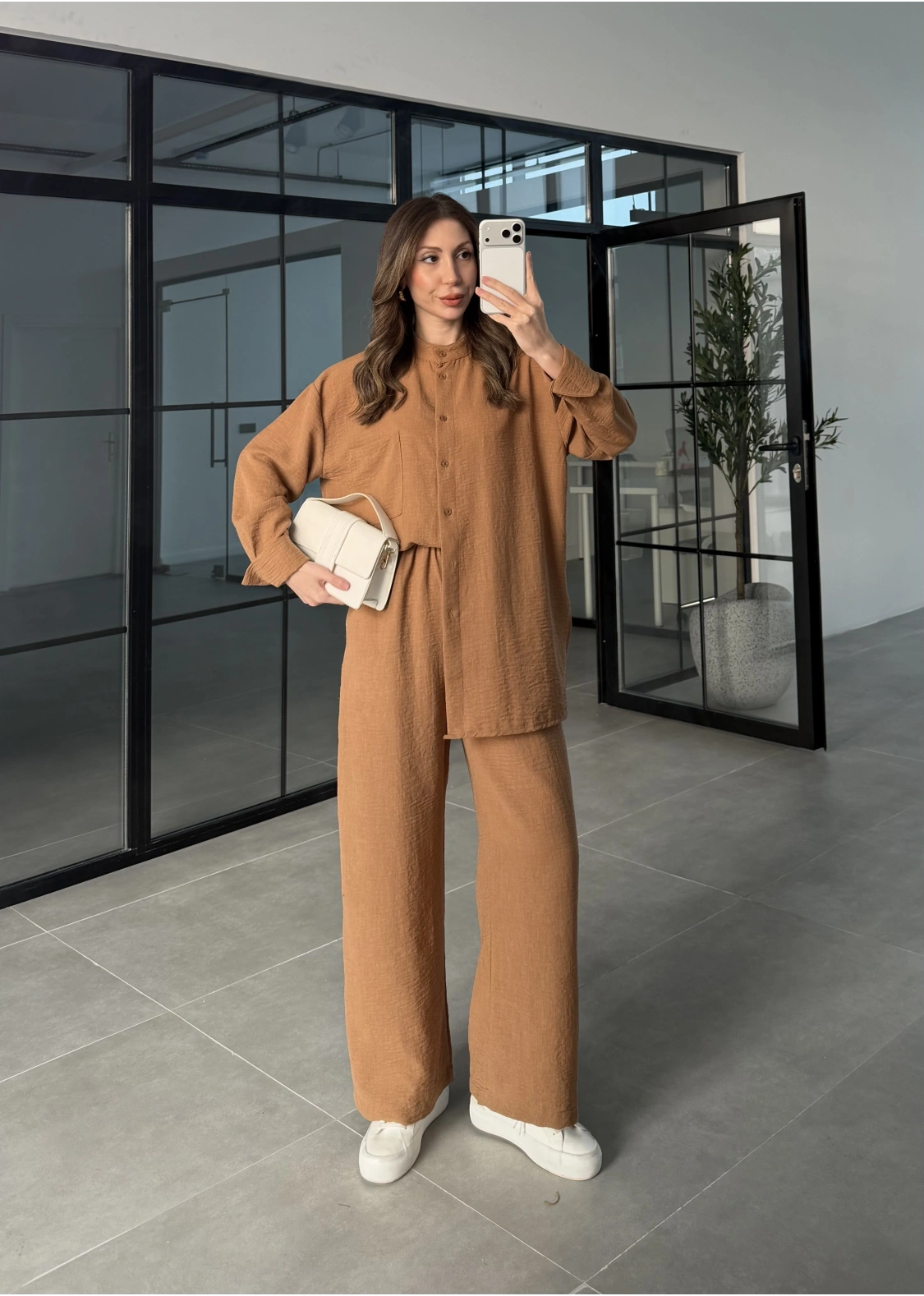 Hakim Yaka Camel Keten Gömlek Takım