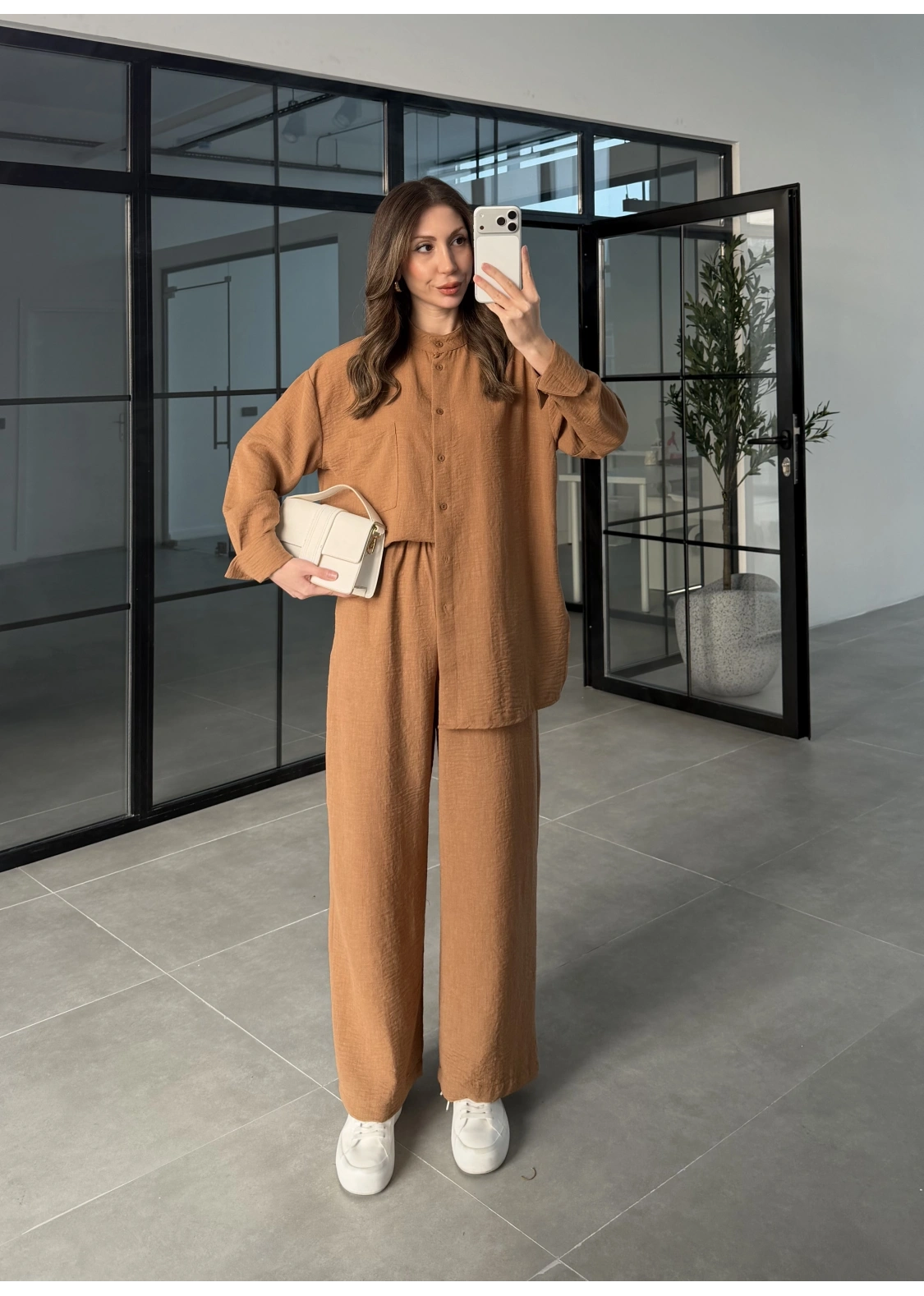 Hakim Yaka Camel Keten Gömlek Takım