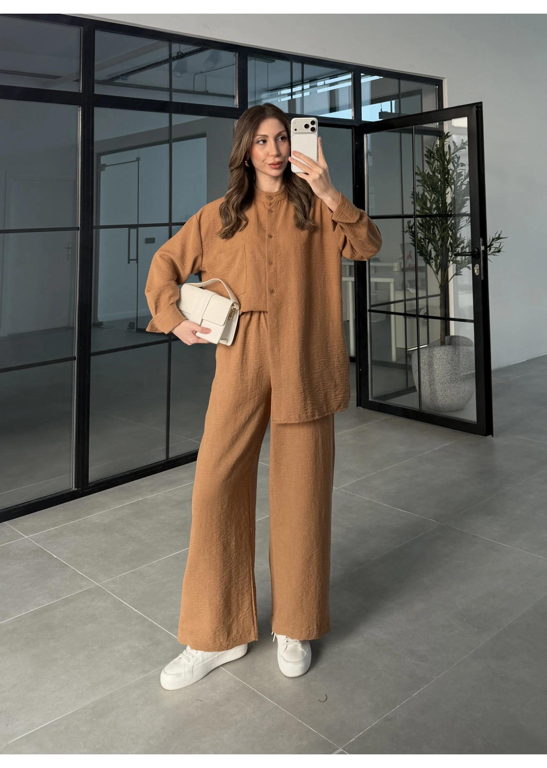 Hakim Yaka Camel Keten Gömlek Takım