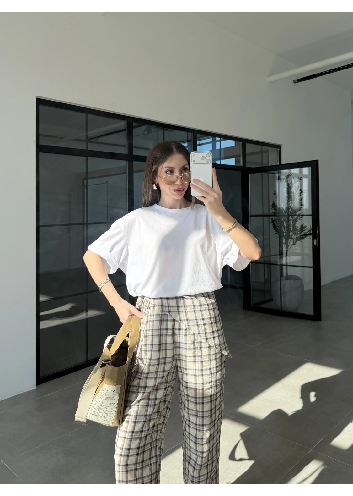 Ekose Bağlamalı Bej Pantolon