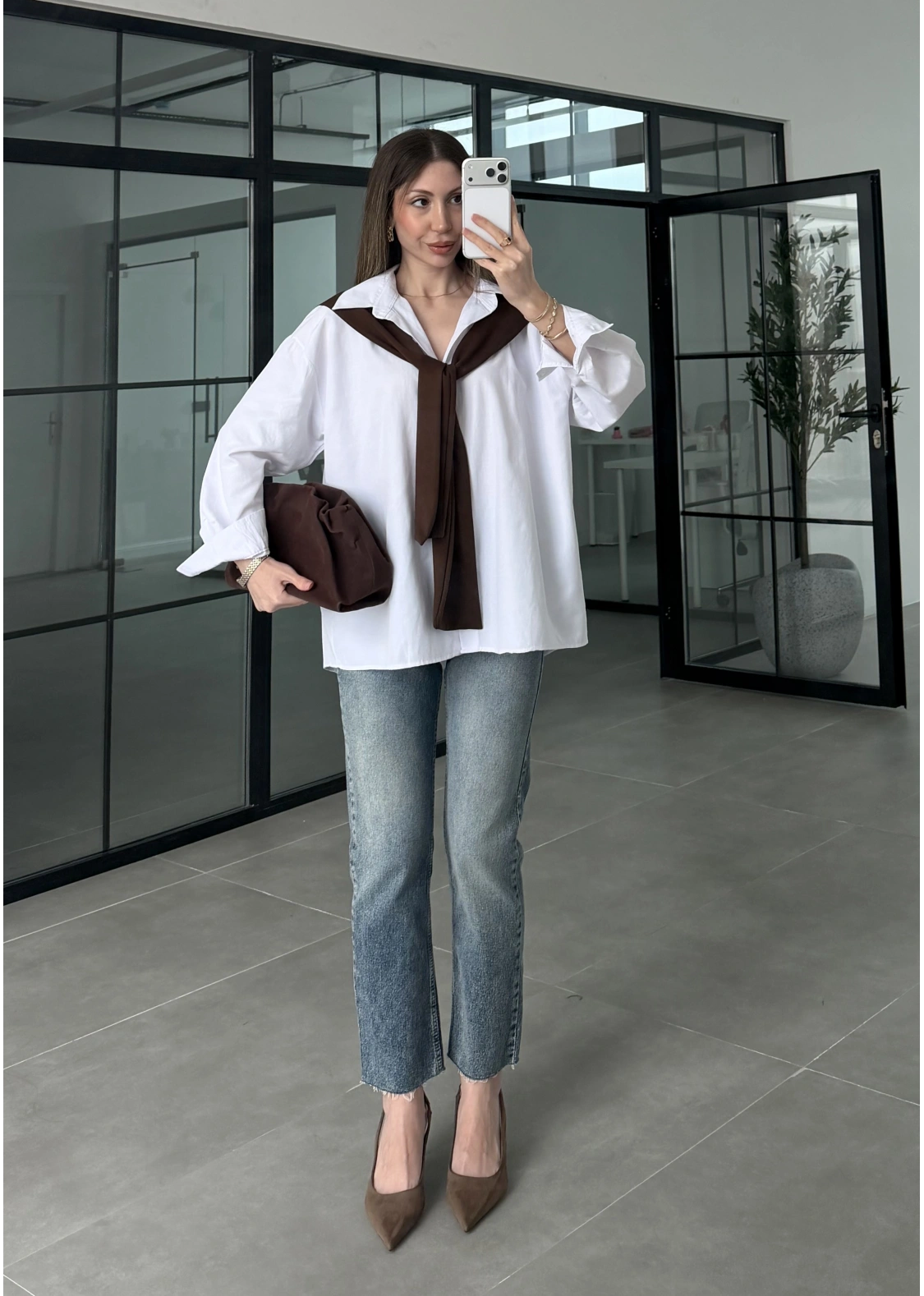 Fit Kalıp Kesik Paça Mavi Yıkamalı Jean