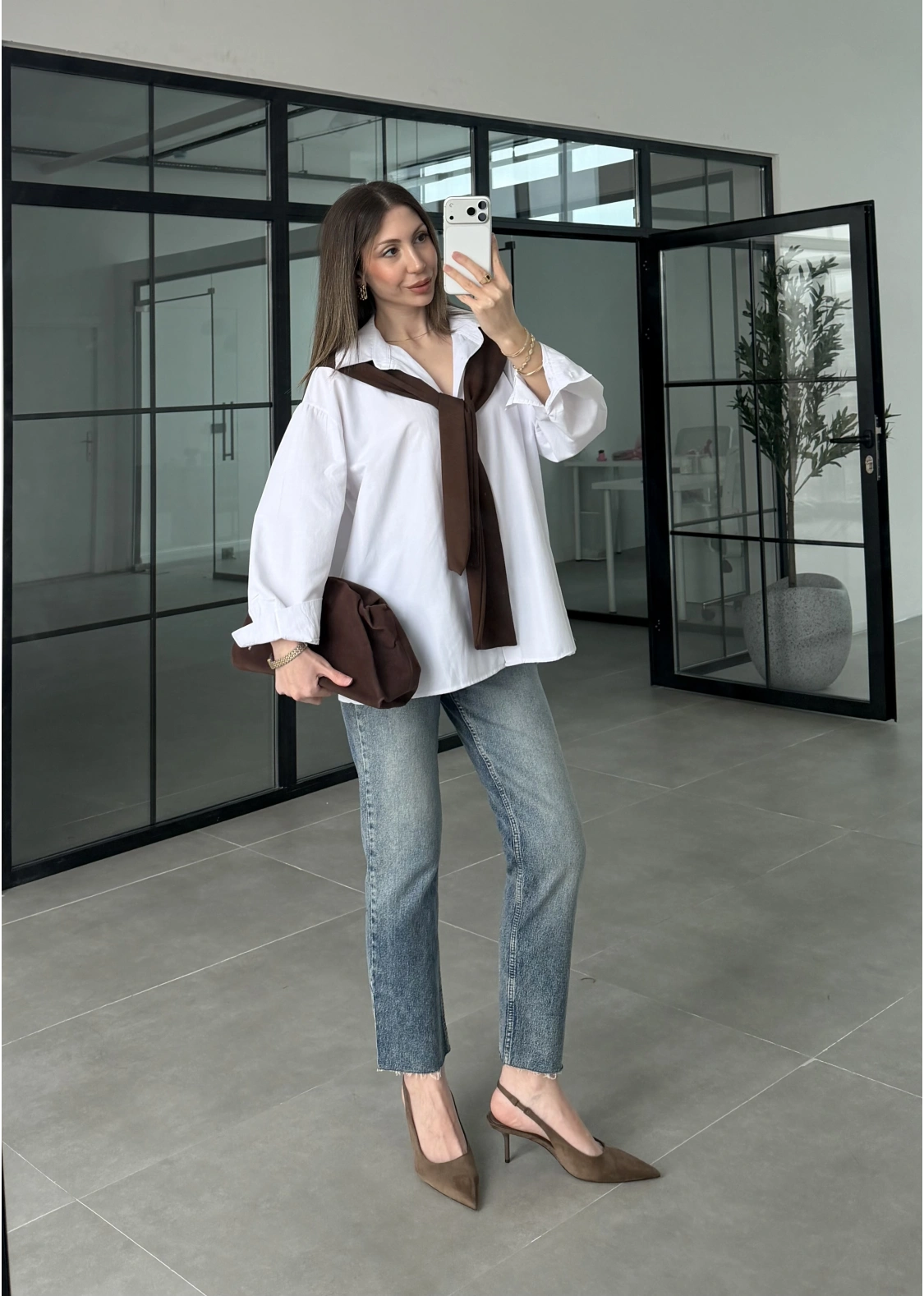 Fit Kalıp Kesik Paça Mavi Yıkamalı Jean