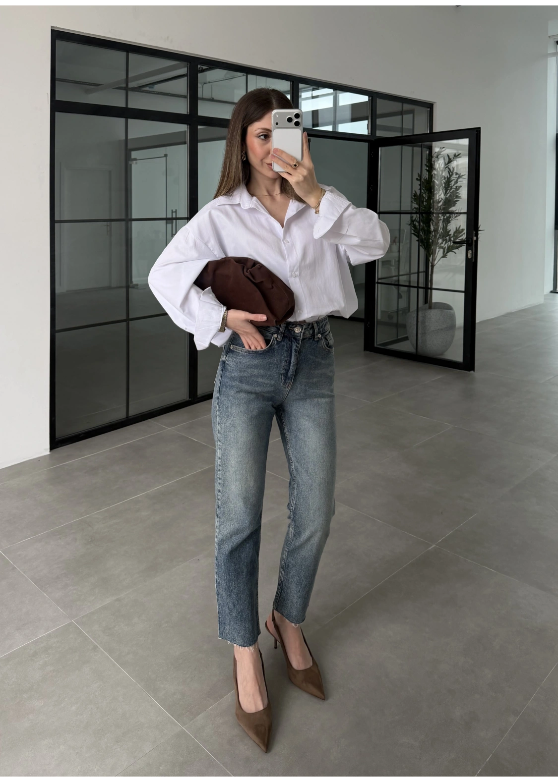 Fit Kalıp Kesik Paça Mavi Yıkamalı Jean