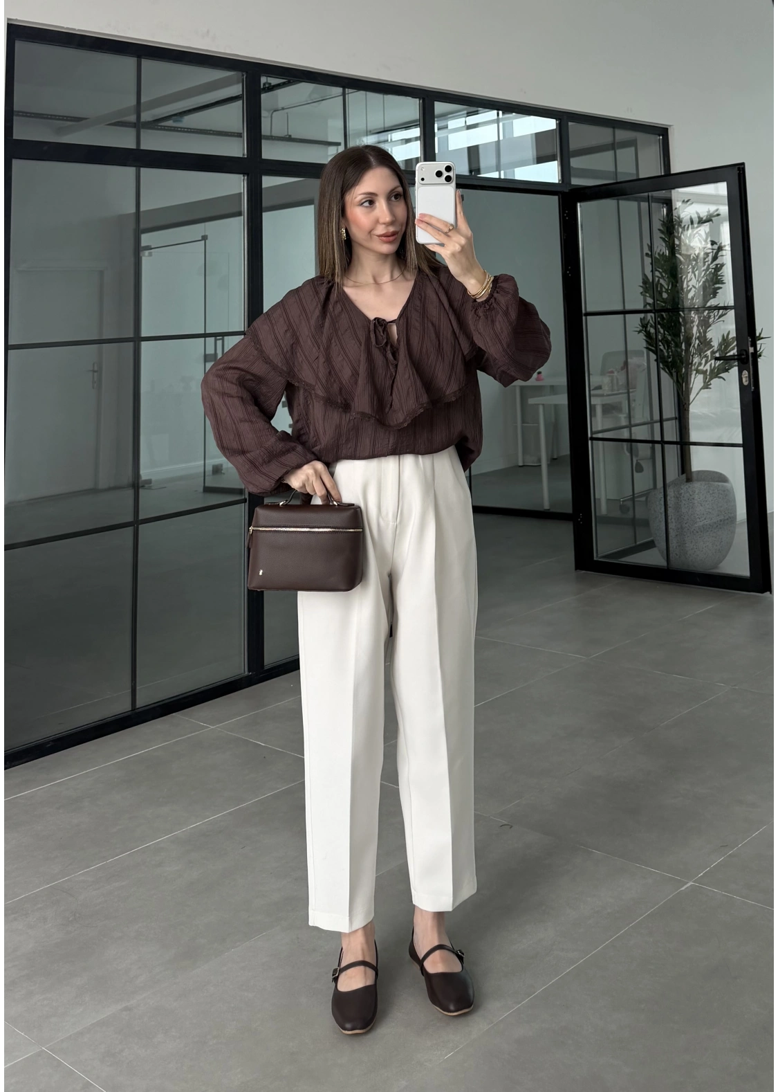 Pelerin Yaka Dantel İşlemeli Kahve Gömlek