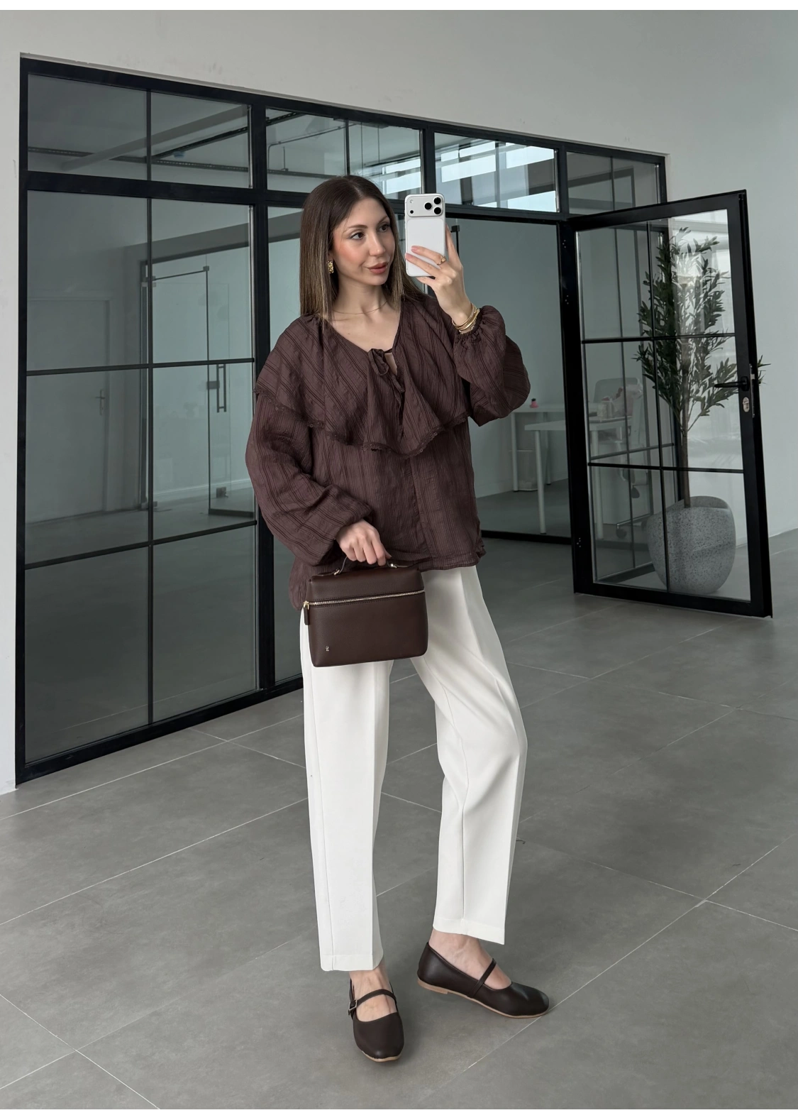 Pelerin Yaka Dantel İşlemeli Kahve Gömlek