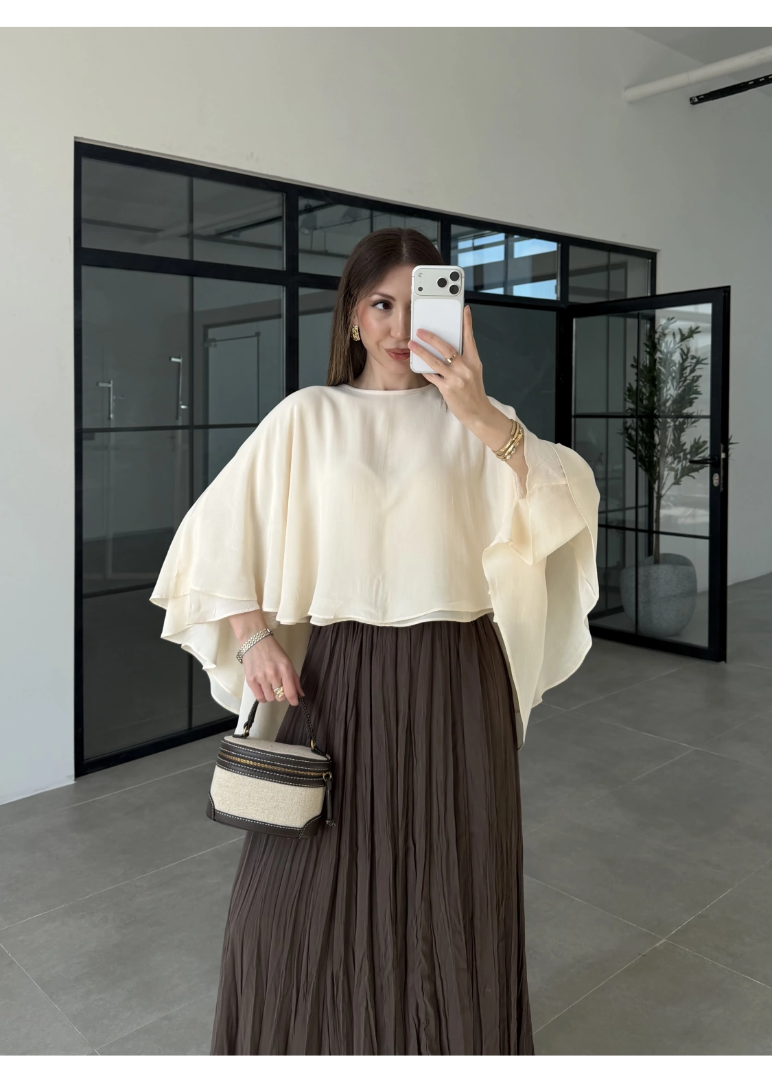 Çift Katlı Ekru Pelerin Bluz