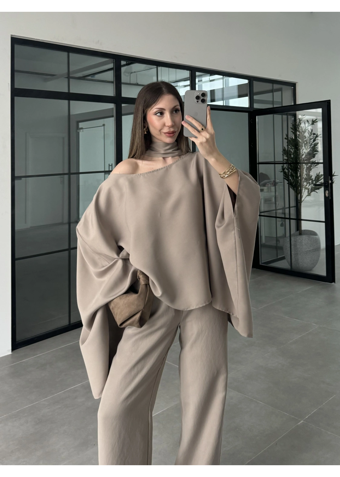 Pelerin Vizon Asimetrik Kesim Takım